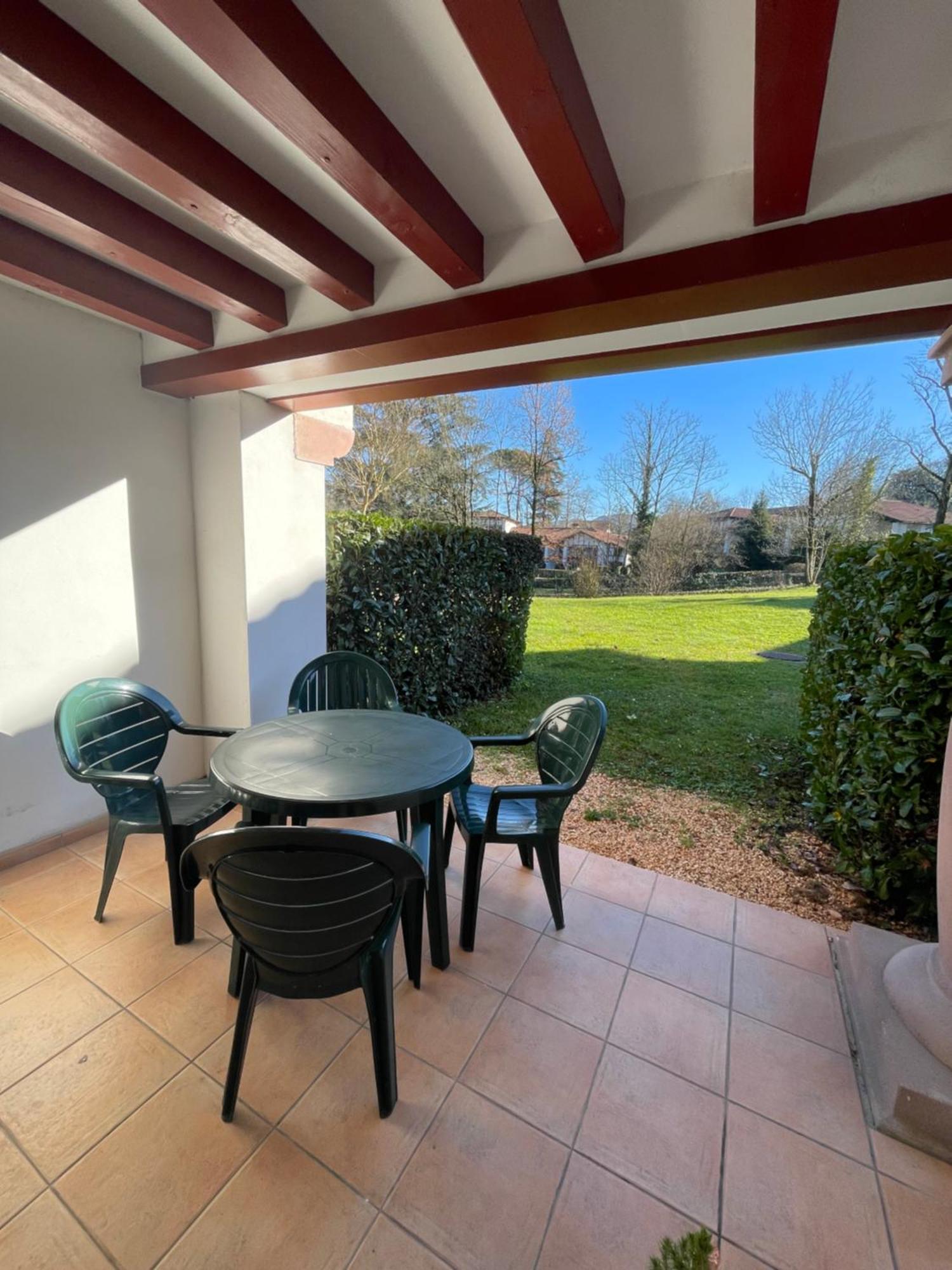 Sejour 4 Personnes - Pays Basque Apartment Uhart-Cize Exterior foto